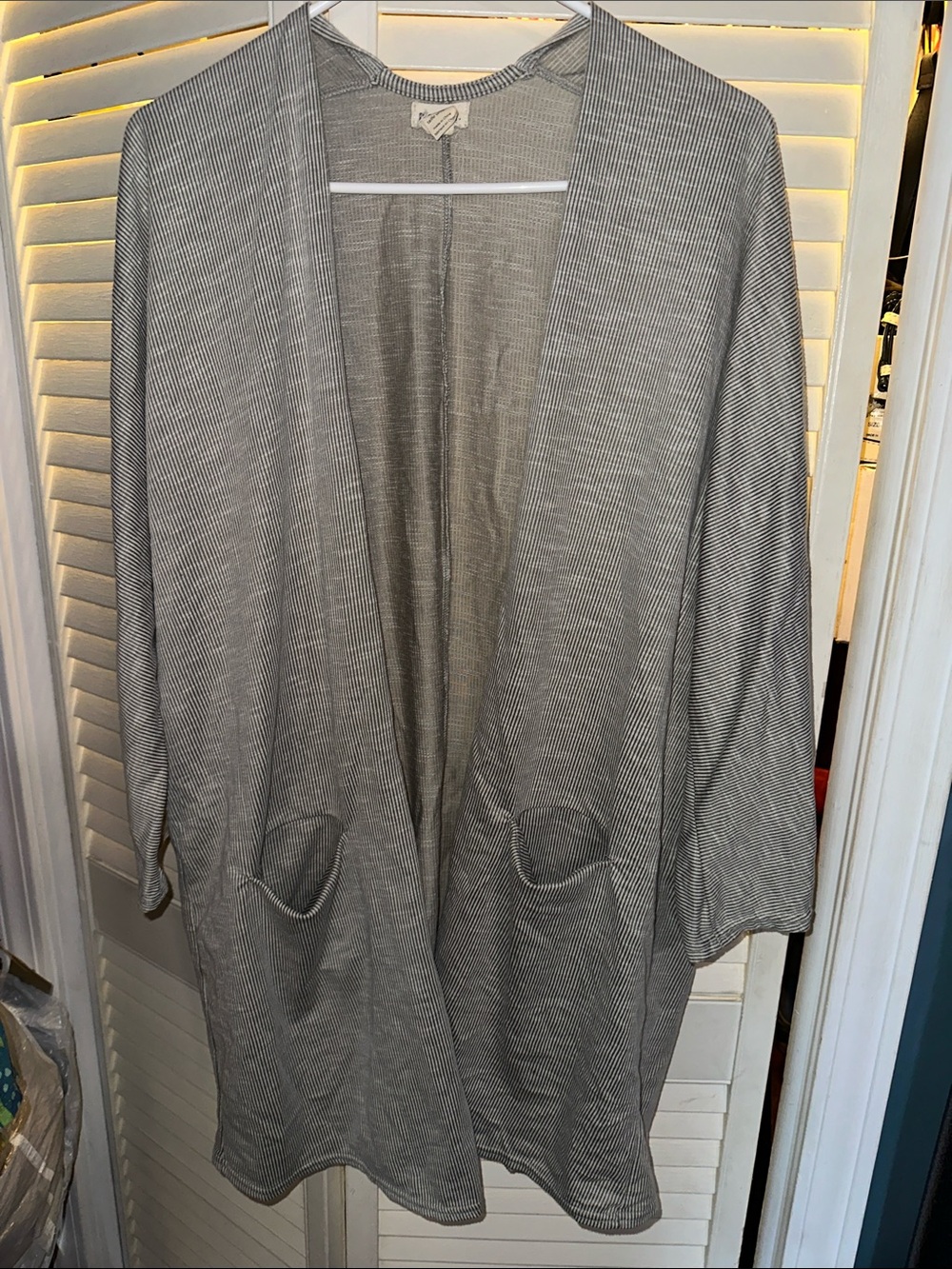 DONNI. Light Gray Open-Front Knit Cardigan with Pockets